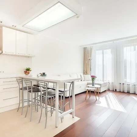 Gedimino Av By Urban Rent Апартаменты Вильнюс